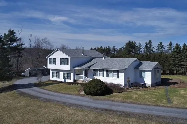 $577,000 | 678 Cobb Hill Road, Lincoln, VT 05443