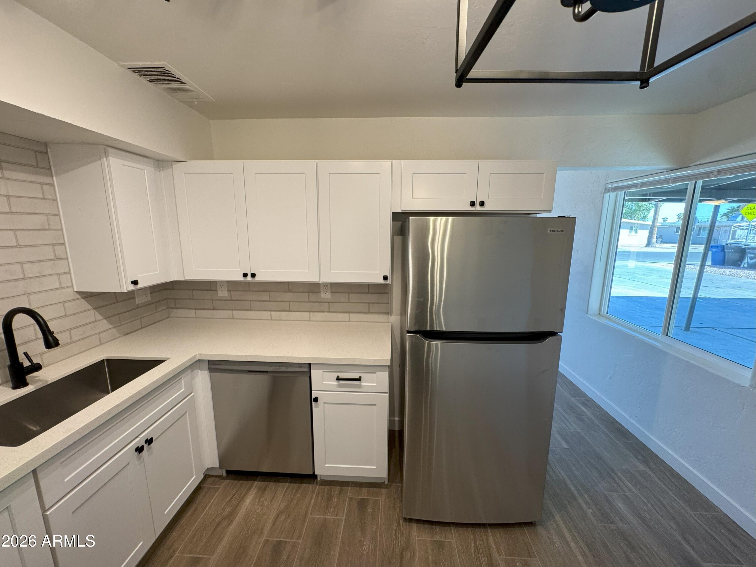 546 South Hobson Road, Unit A Mesa, AZ 85204 - Photo 18 of 28 IMG_8949