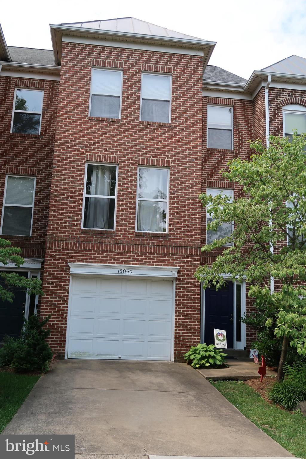 12050 Edgemere Circle Reston, VA 20190 - Photo 1 of 15 Frontview