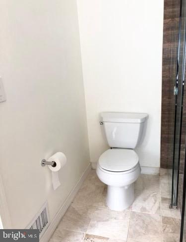 12050 Edgemere Circle Reston, VA 20190 - Photo 12 of 15 Hall Bathroom