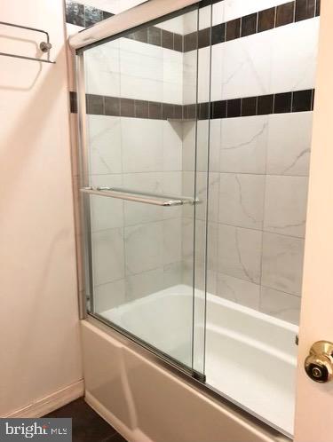 12050 Edgemere Circle Reston, VA 20190 - Photo 13 of 15 Hall Bathroom