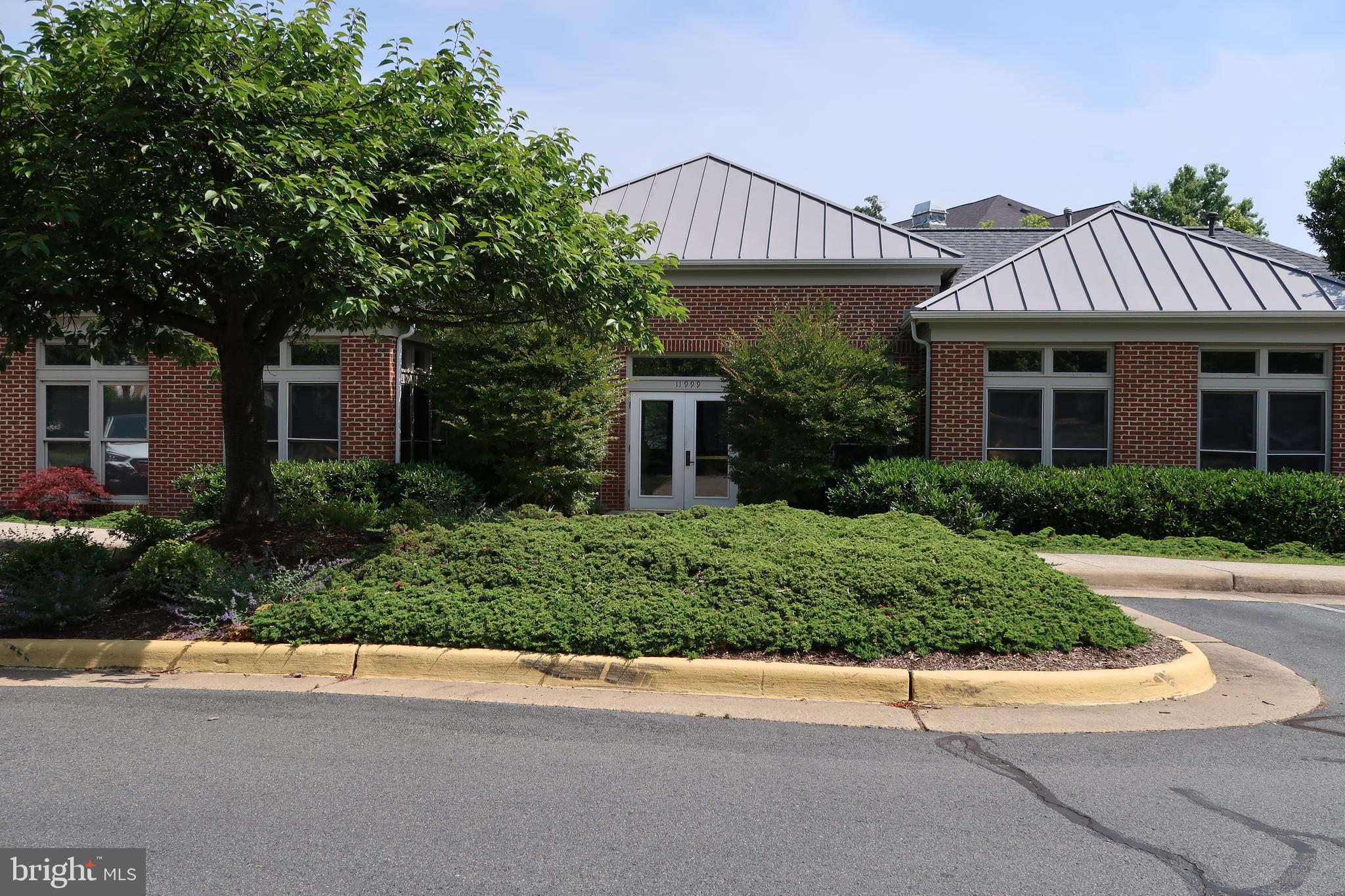 12050 Edgemere Circle Reston, VA 20190 - Photo 15 of 15 Clubhouse + Pool
