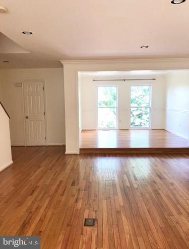 12050 Edgemere Circle Reston, VA 20190 - Photo 6 of 15 Family Room