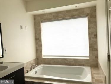 12050 Edgemere Circle Reston, VA 20190 - Photo 10 of 15 Main Bathroom