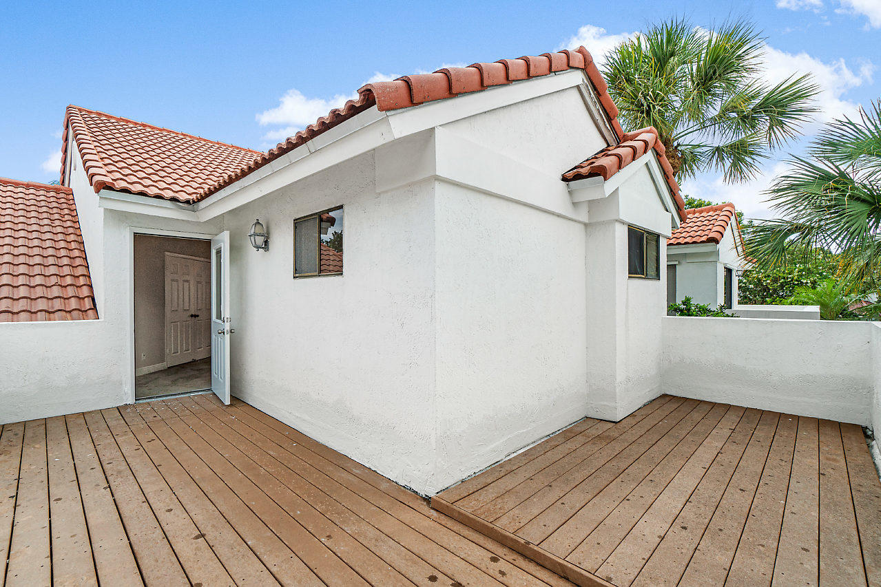 21715 Cromwell Circle Boca Raton, FL 33486 - Photo 24 of 24 Sun Deck off Upstairs Master