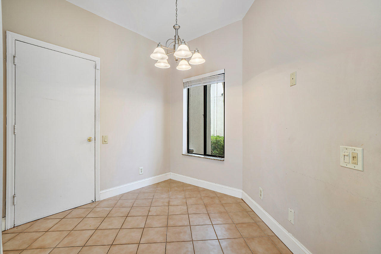 21715 Cromwell Circle Boca Raton, FL 33486 - Photo 6 of 24 Eat In Kitchen