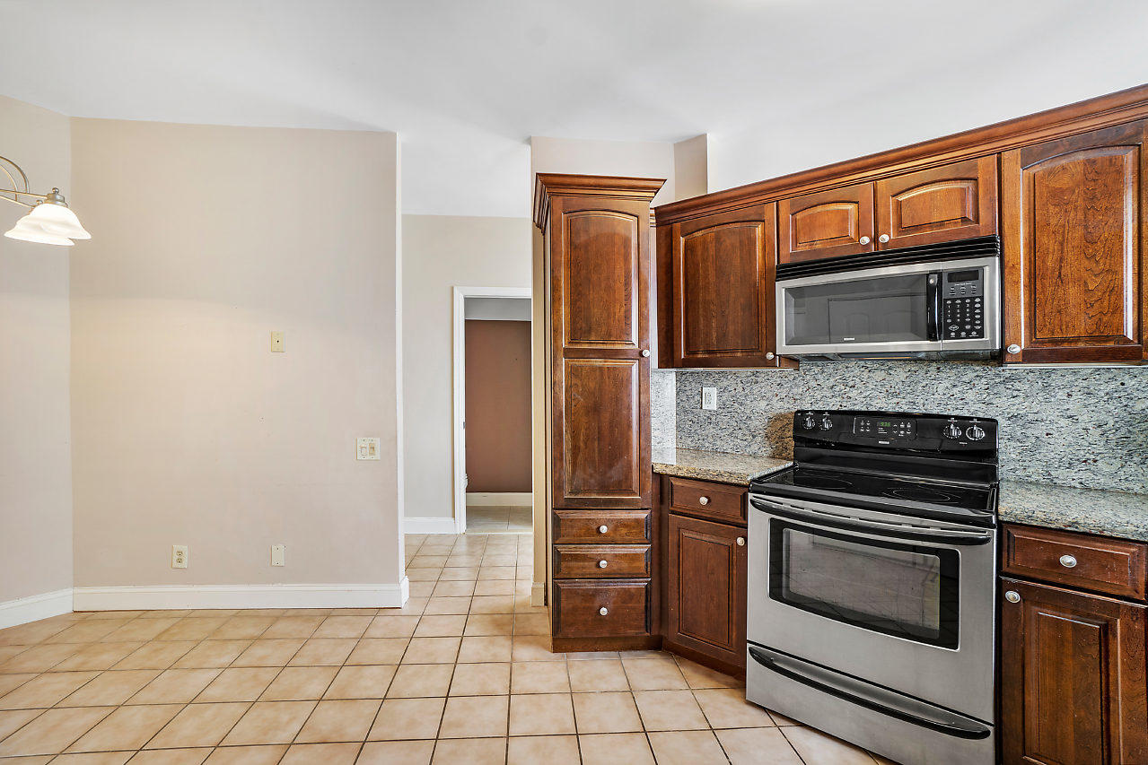 21715 Cromwell Circle Boca Raton, FL 33486 - Photo 7 of 24 Updated Kitchen