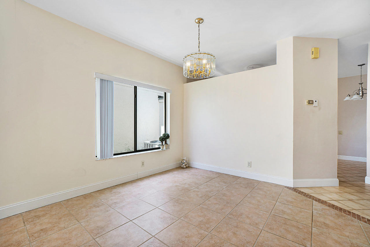 21715 Cromwell Circle Boca Raton, FL 33486 - Photo 9 of 24 Dining Room