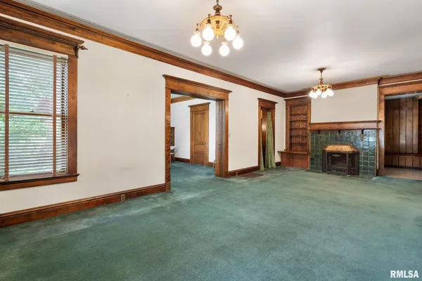 an empty room with closet