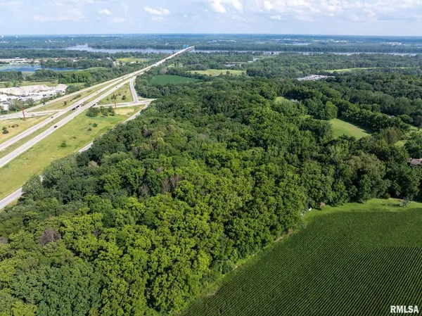 $1,200,000 | 5418 Chapel Hill Road, Davenport, IA 52802