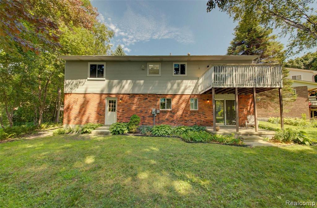 6161 Gordon Road Waterford, MI 48327 - Photo 30 of 53