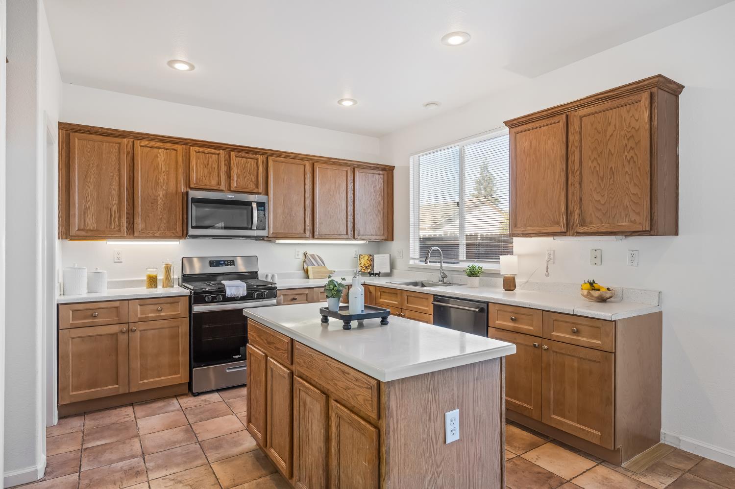 1808 Rancho Encantado Court Modesto, CA 95358 - Photo 12 of 53 Gallery Image 12