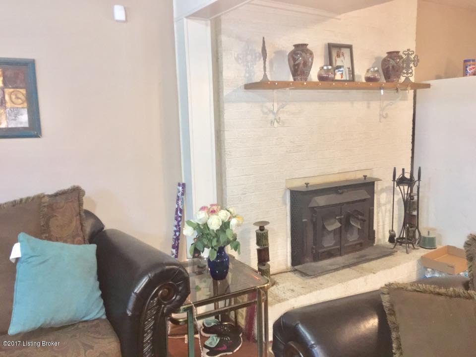 5621 Axbridge Road Louisville, KY 40216 - Photo 6 of 36 AXBRIDGE (66)
