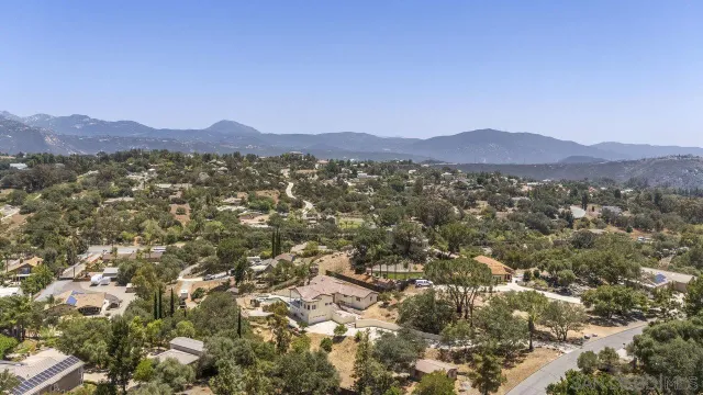 $1,250,000 | 2047 Via Del Torrie, Alpine, CA 91901