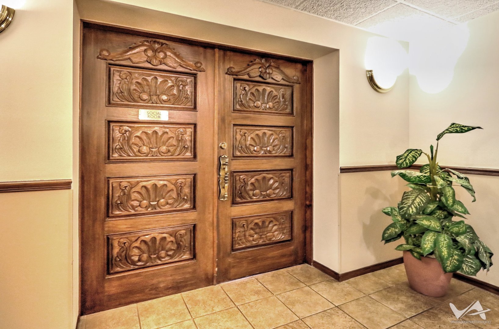 467 Hiawatha Trail, Unit 201 Wood Dale, IL 60191 - Photo 27 of 35 a glass door with shower
