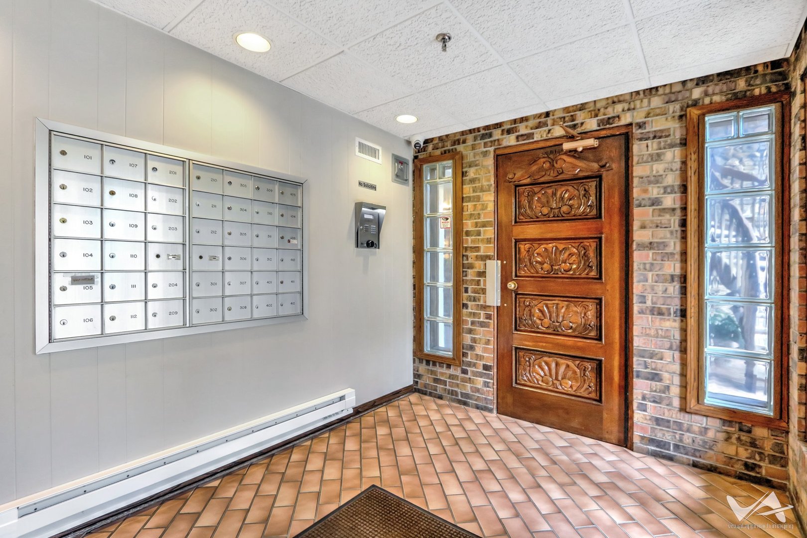 467 Hiawatha Trail, Unit 201 Wood Dale, IL 60191 - Photo 6 of 35 a view of an entryway with a window