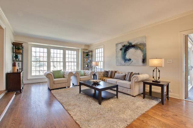 721 Rockefeller Road Lake Forest, IL 60045 - Photo 4 of 25 a living room with furniture and wooden floor