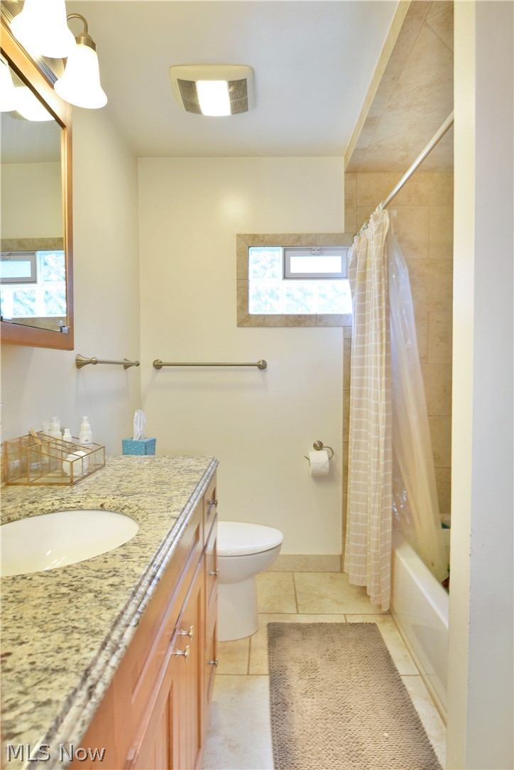 915 Perkins Jones Road Northeast Warren, OH 44483 - Photo 26 of 35 Gallery Image 26