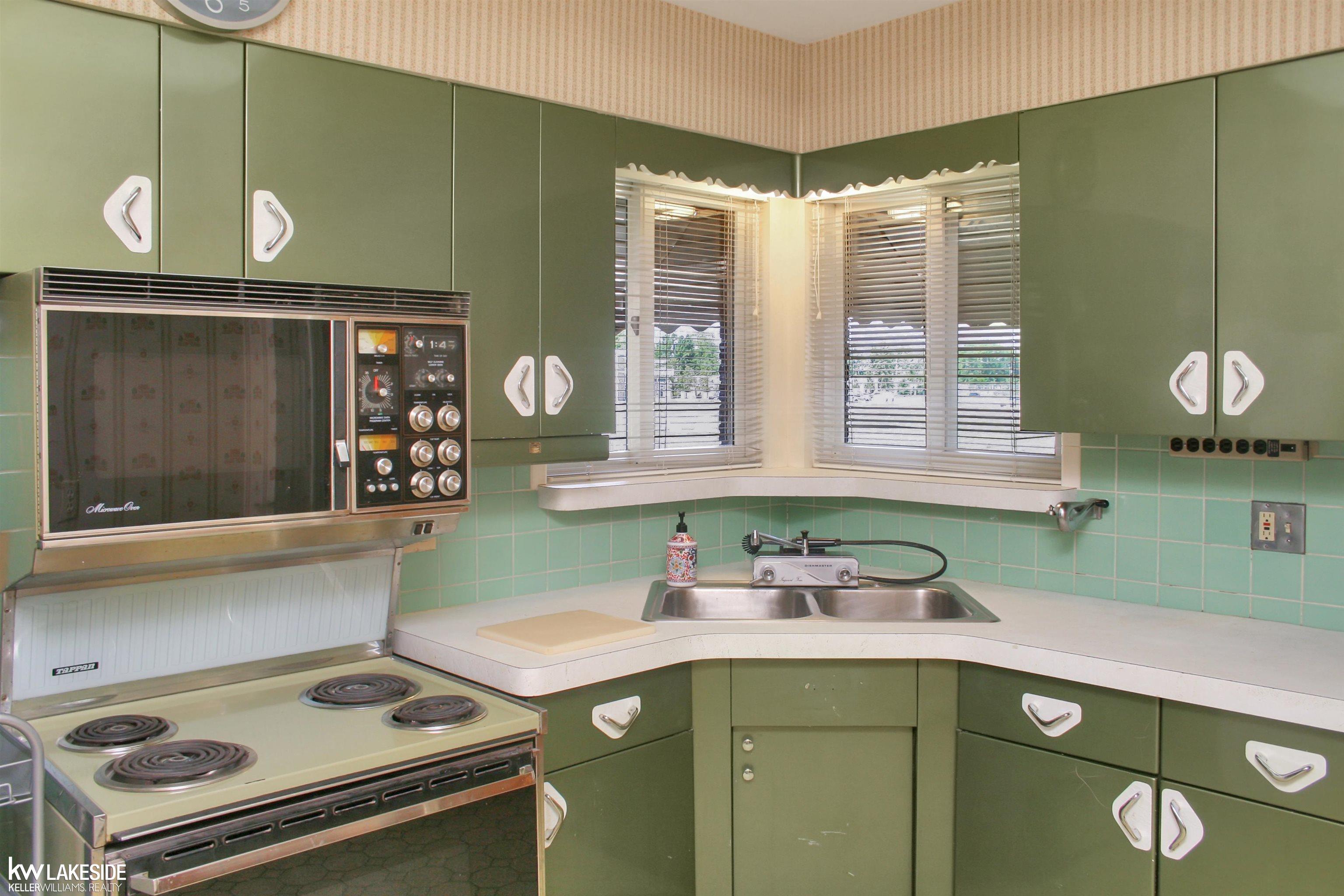 1700 Hampton Road Mount Clemens, MI 48043 - Photo 11 of 25 Gallery Image 11