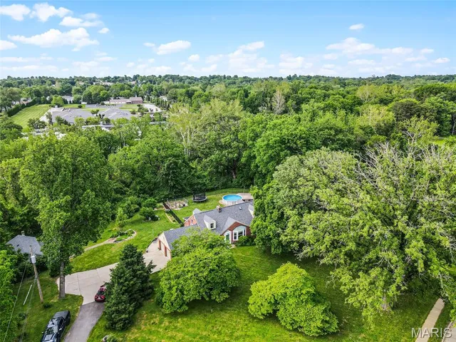 $990,000 | 2801 Eldon Avenue, Maryland Heights, MO 63043