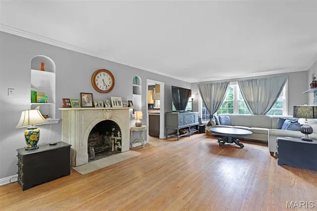 $990,000 | 2801 Eldon Avenue, Maryland Heights, MO 63043