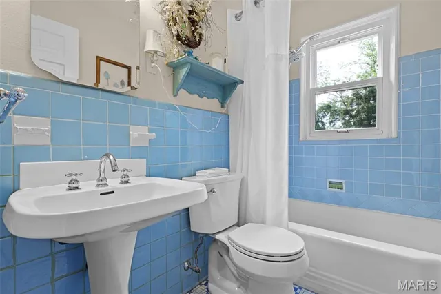 $990,000 | 2801 Eldon Avenue, Maryland Heights, MO 63043