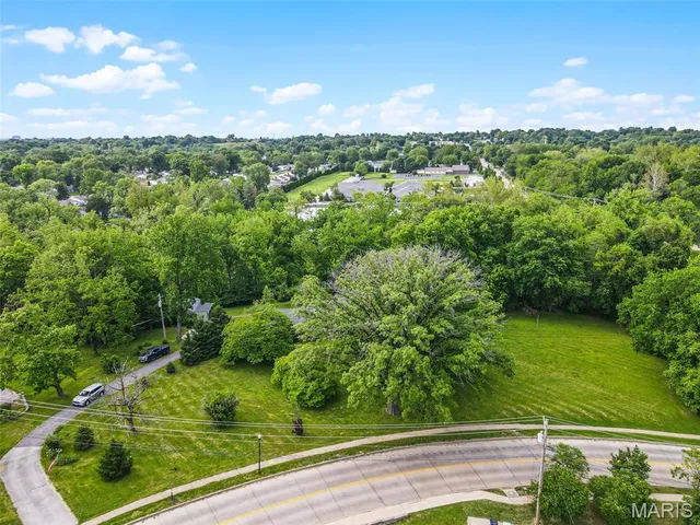 $990,000 | 2801 Eldon Avenue, Maryland Heights, MO 63043
