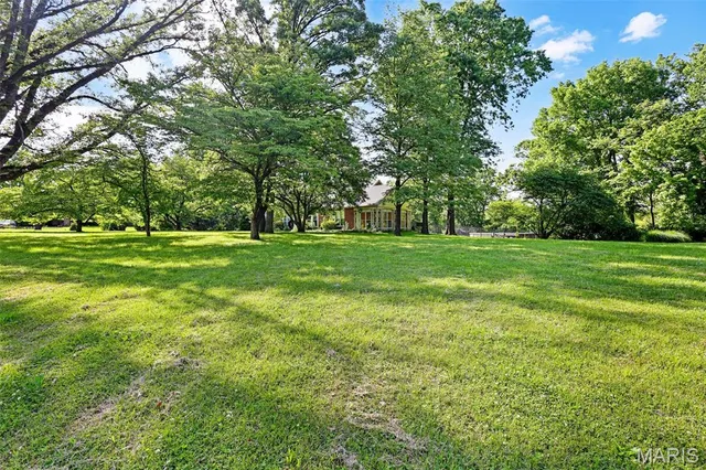 $990,000 | 2801 Eldon Avenue, Maryland Heights, MO 63043