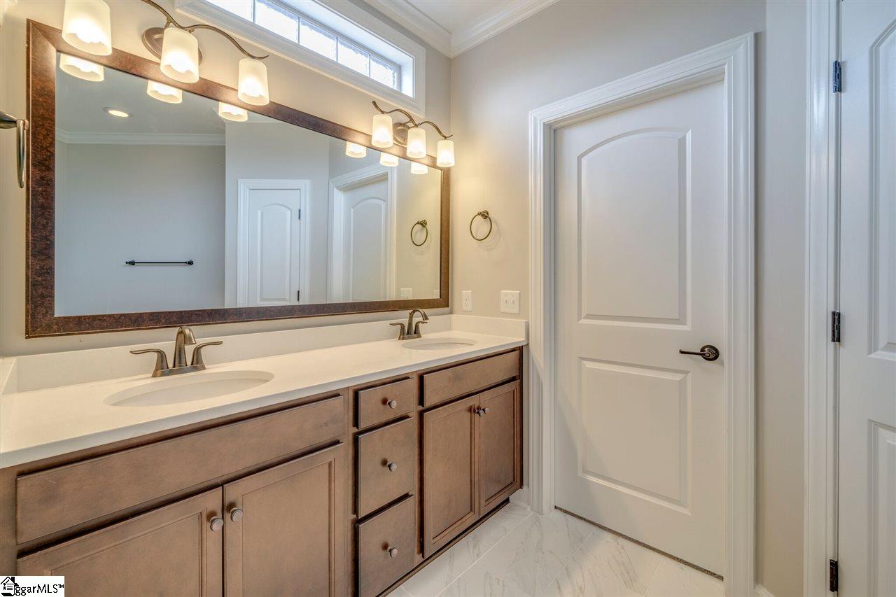 204 Crestgate Way Easley, SC 29642 - Photo 3 of 21 Gallery Image 3
