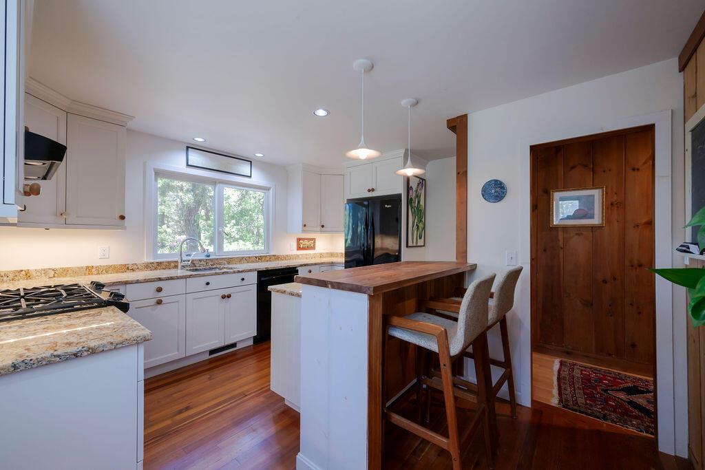 45 Pier Road Wellfleet, MA 02667 - Photo 5 of 38 45_Peir_RD-23