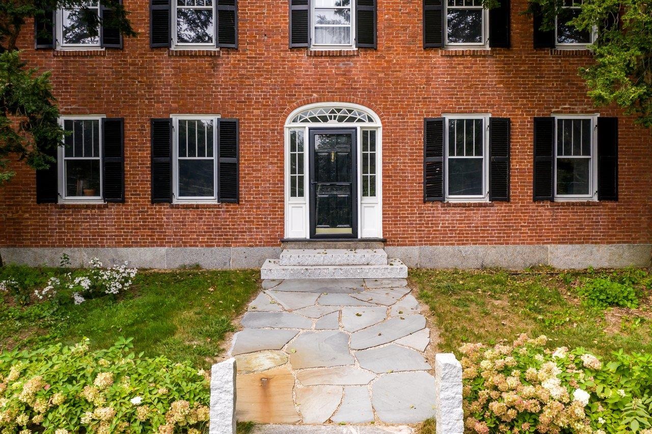 24 Newfields Road Exeter, NH 03833 - Photo 2 of 40