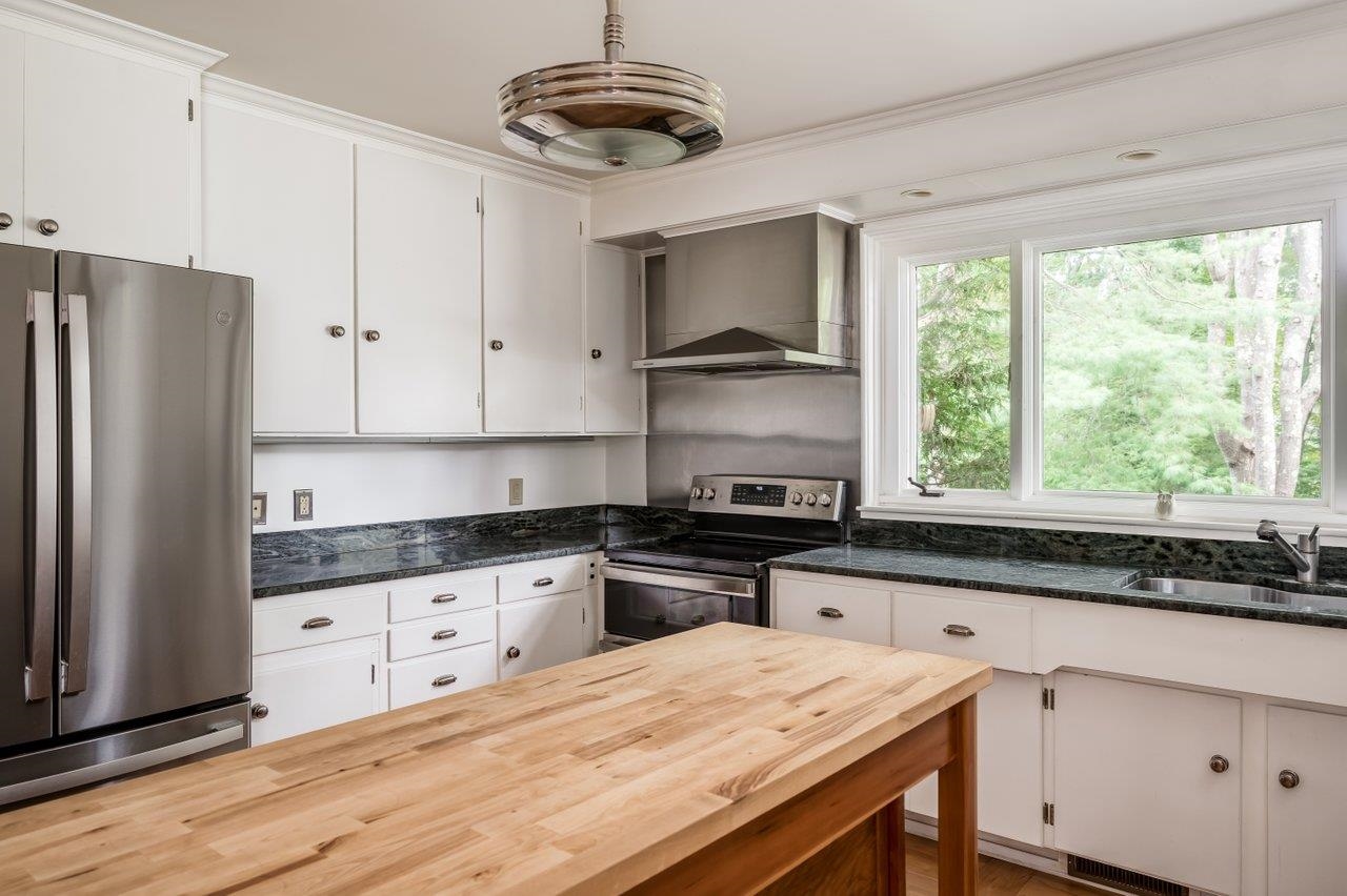24 Newfields Road Exeter, NH 03833 - Photo 6 of 40