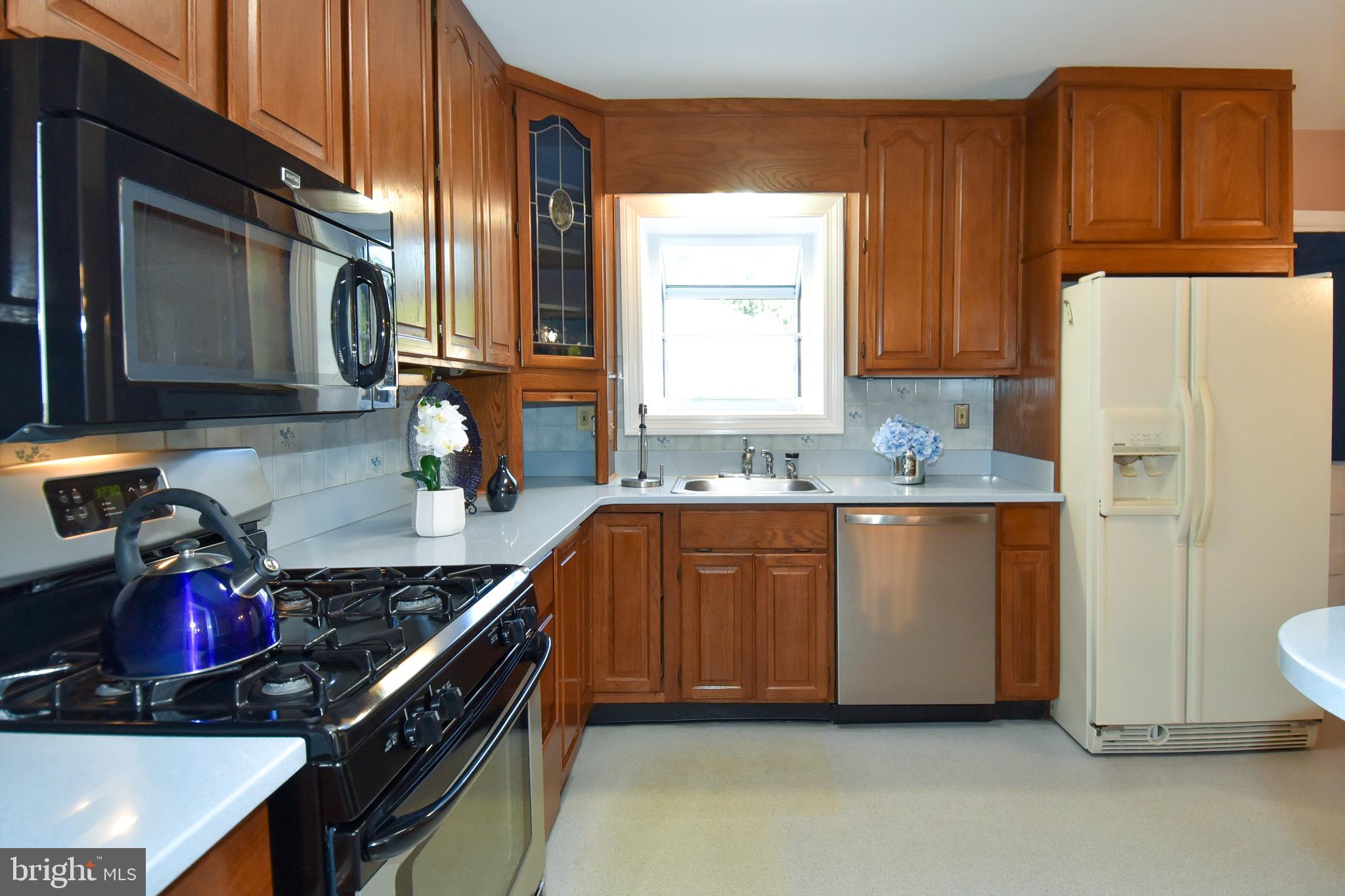 9306 Harvey Road Silver Spring, MD 20910 - Photo 6 of 48