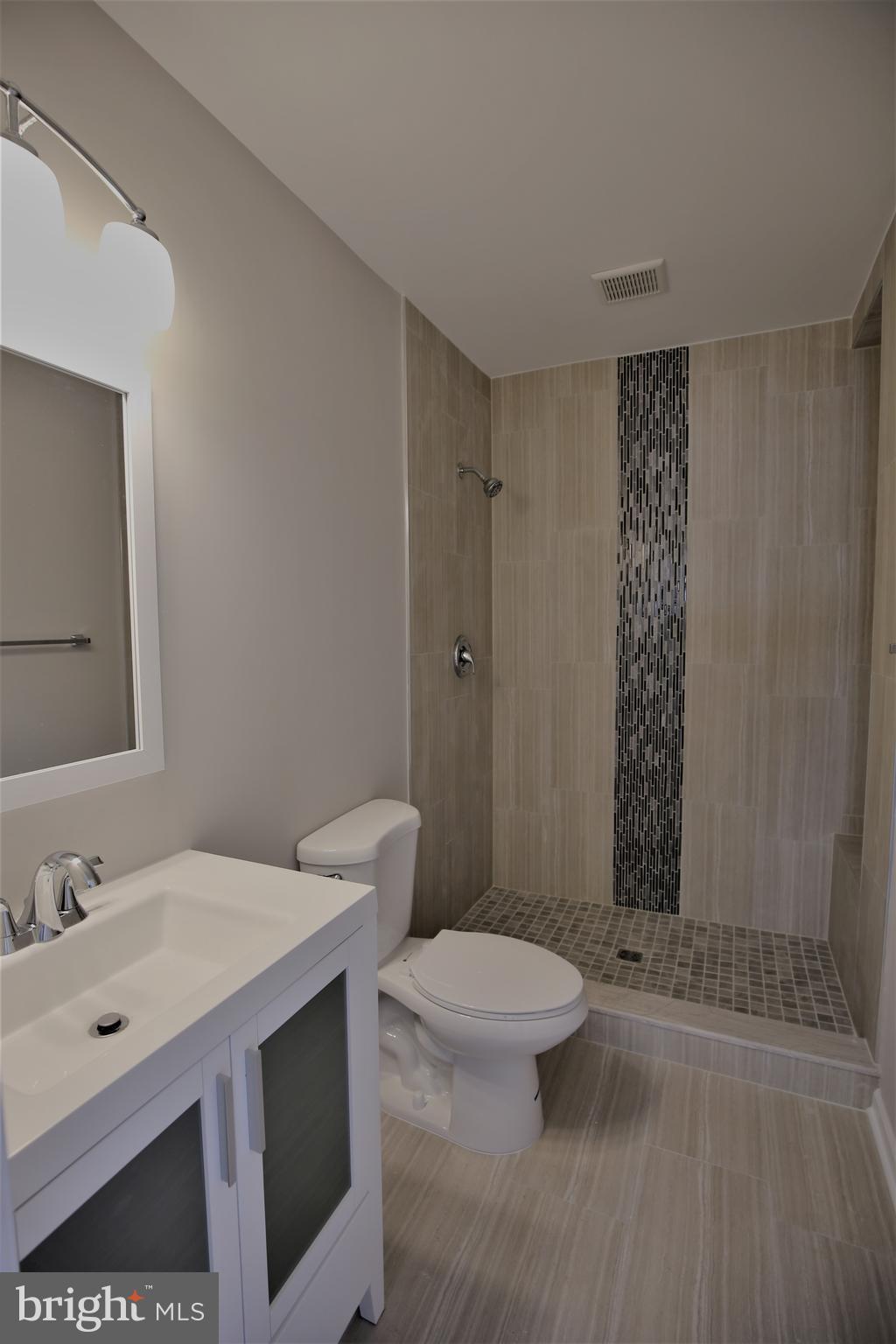 719 North Point Road Baltimore, MD 21224 - Photo 20 of 25 Bath