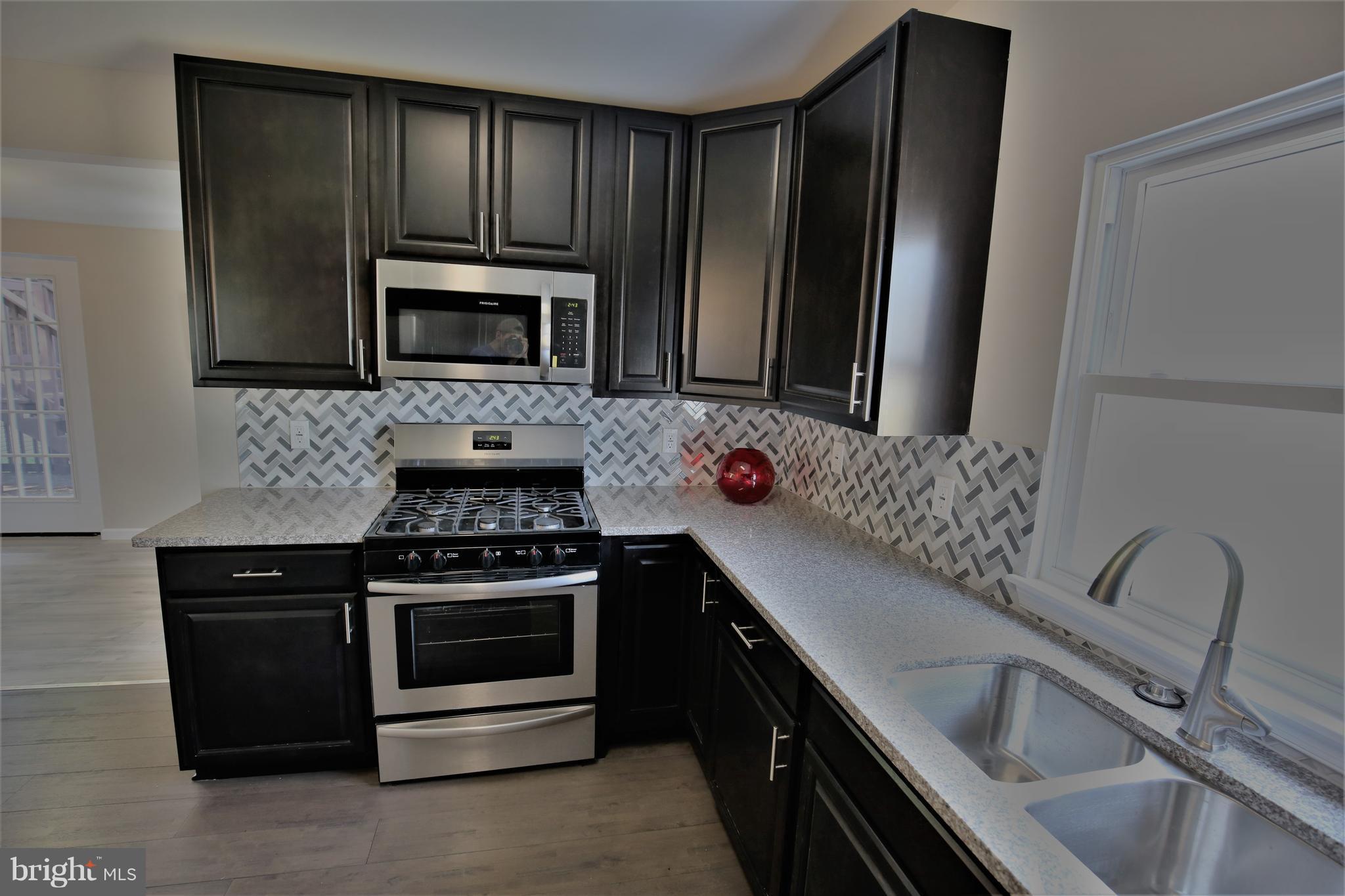 719 North Point Road Baltimore, MD 21224 - Photo 10 of 25 Kitchen