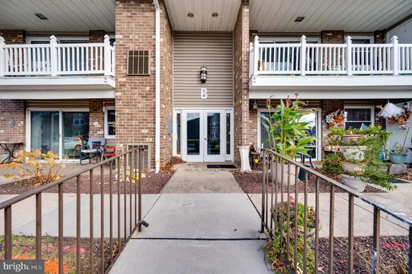 $2,000 | 2912 State Hill Road, Unit B2, Wyomissing, PA 19610