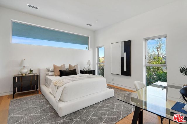 $9,800,000 | 1945 Linda Flora Drive, Los Angeles, CA 90077