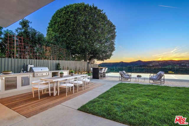 $9,800,000 | 1945 Linda Flora Drive, Los Angeles, CA 90077