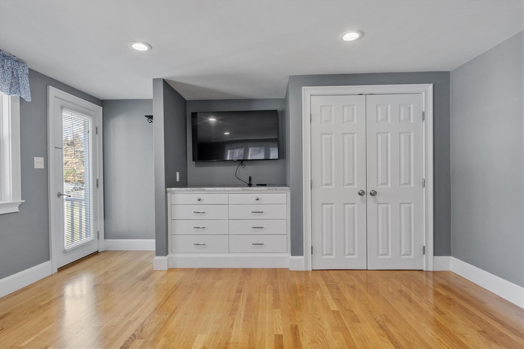 97 Hartwell Road Bedford, MA 01730 - Photo 9 of 42