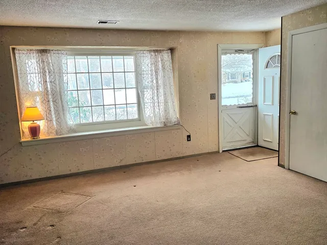 $379,900 | 118 Deanna Road, Brockton, MA 02302