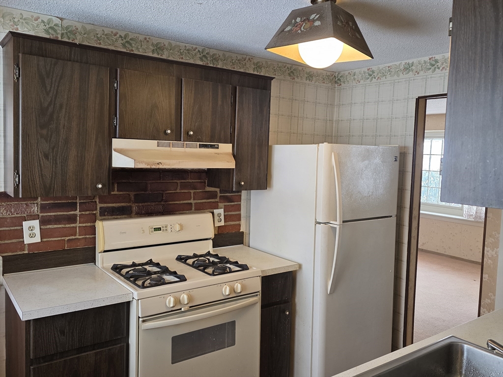 118 Deanna Road Brockton, MA 02302 - Photo 10 of 19