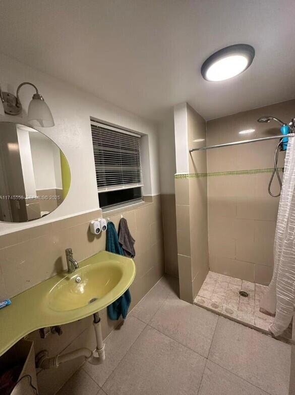 7025 Rue Granville Miami Beach, FL 33141 - Photo 12 of 14 7025 - 12