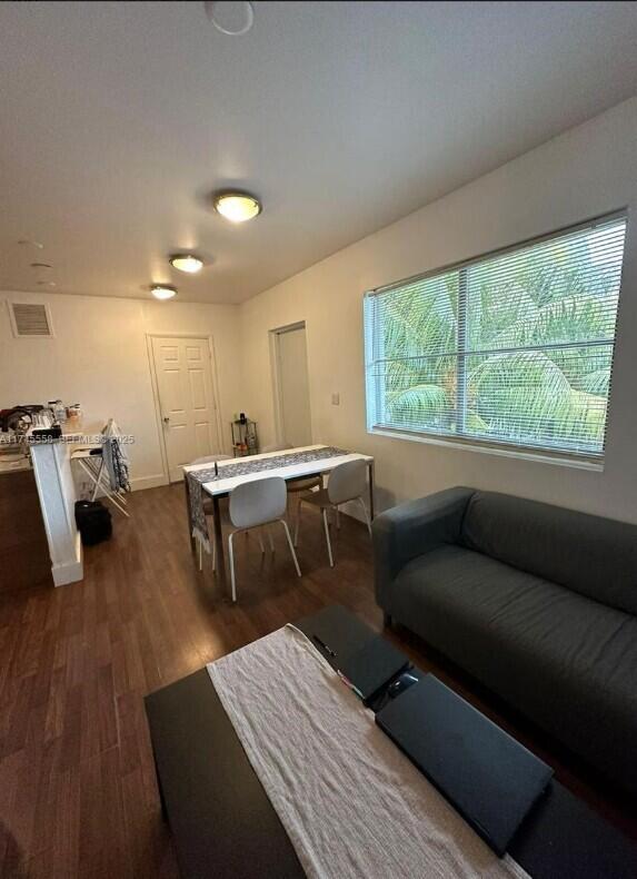 7025 Rue Granville Miami Beach, FL 33141 - Photo 8 of 14 7025 - 8