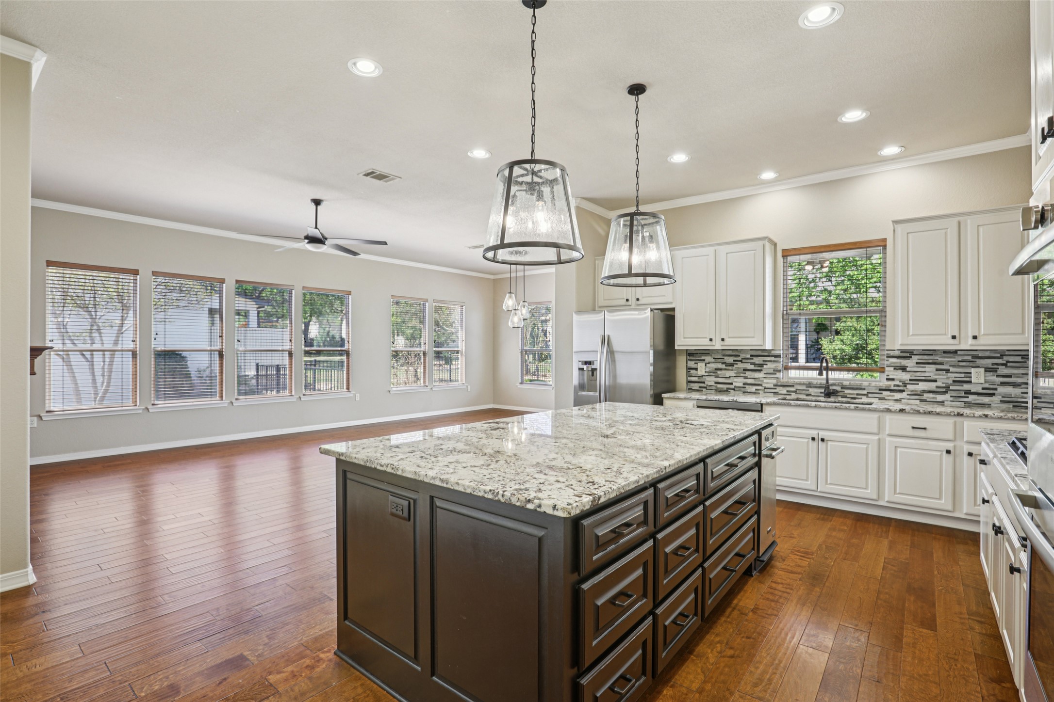 106 Whippoorwill Way Georgetown, TX 78633 - Photo 7 of 40