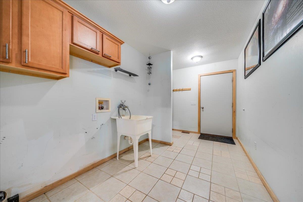 6131 Shellenbarger Road Hale, MI 48739 - Photo 17 of 40 1942272-29d088f7-6a71-4726-b956-4fc434fb8fd7.JPG