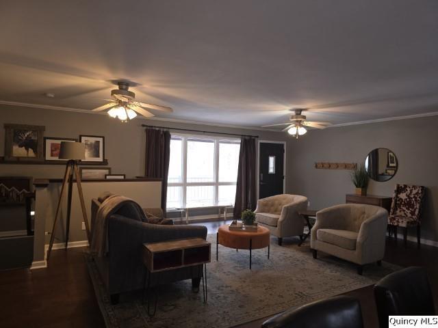 116 Wabash Avenue Carthage, IL 62321 - Photo 3 of 36