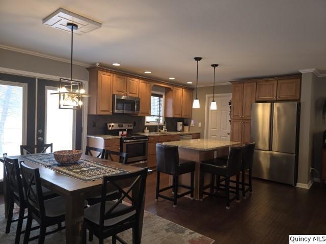 116 Wabash Avenue Carthage, IL 62321 - Photo 8 of 36