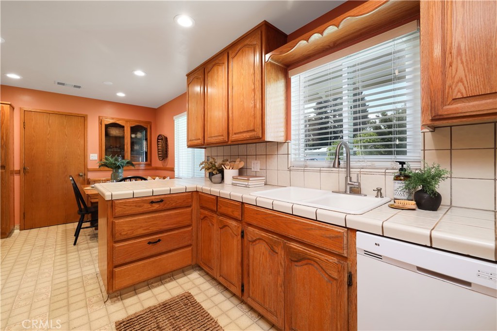 2586 El Paso Way Chico, CA 95973 - Photo 11 of 38