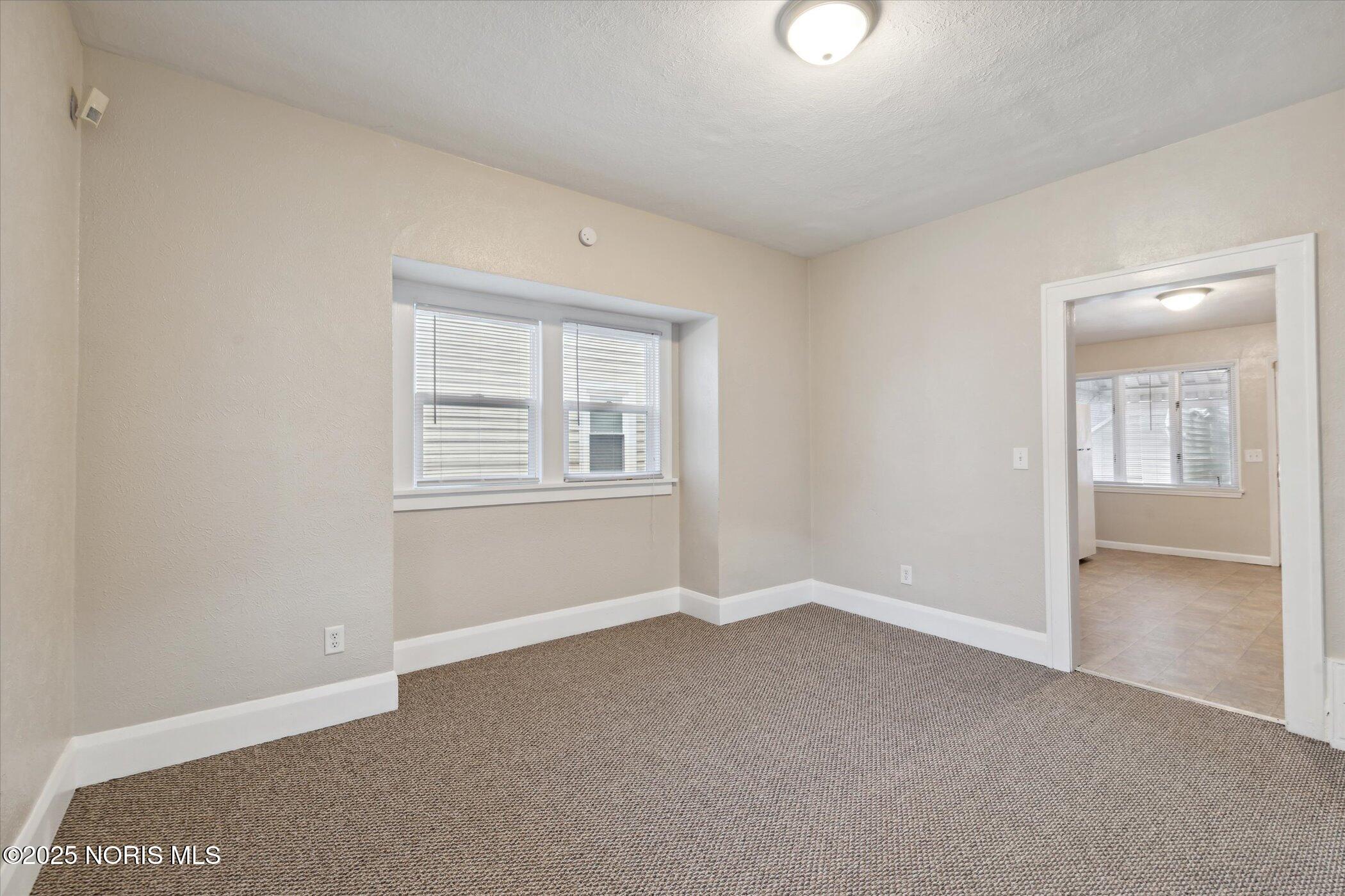2051 Wyndhurst Road Toledo, OH 43607 - Photo 12 of 37 13-2051-Wyndhurst-Rd-Toledo-OH-43607-Win