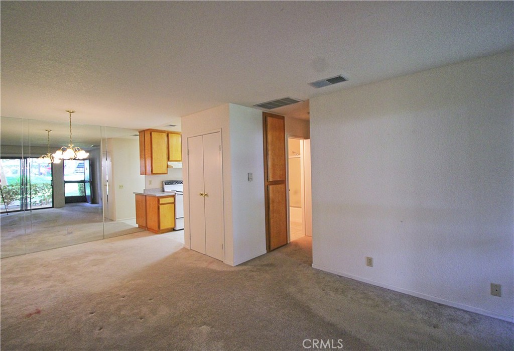 2800 Los Felices Circle East, Unit 113 Palm Springs, CA 92262 - Photo 2 of 6